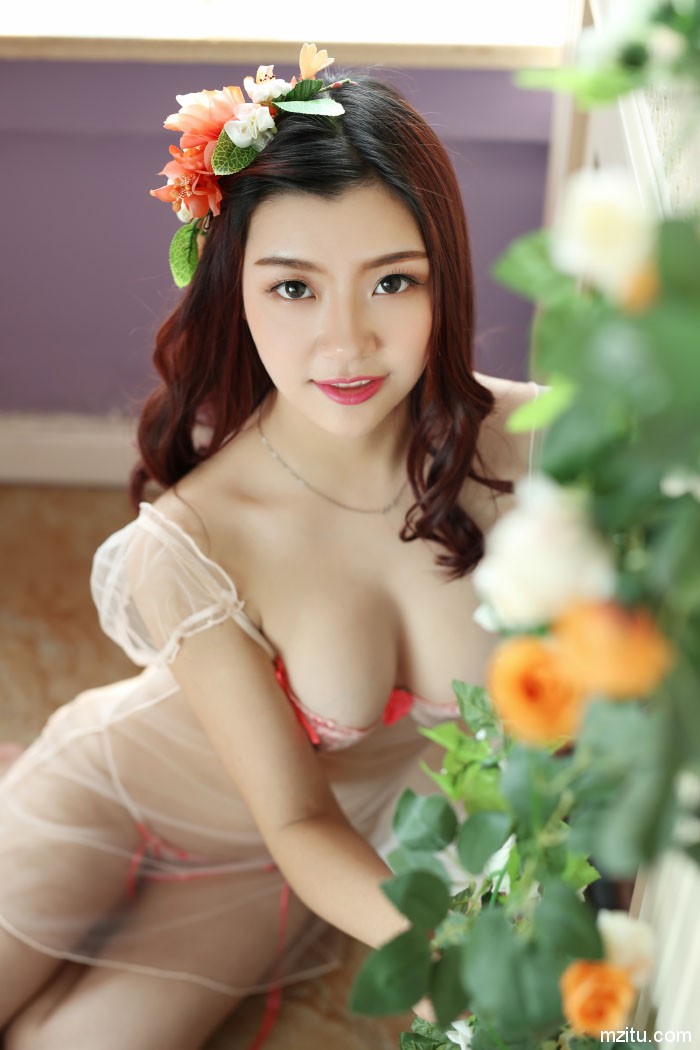 闺蜜之爱 甜美俏佳人夏晓Maggy透明睡衣湿身美不胜收