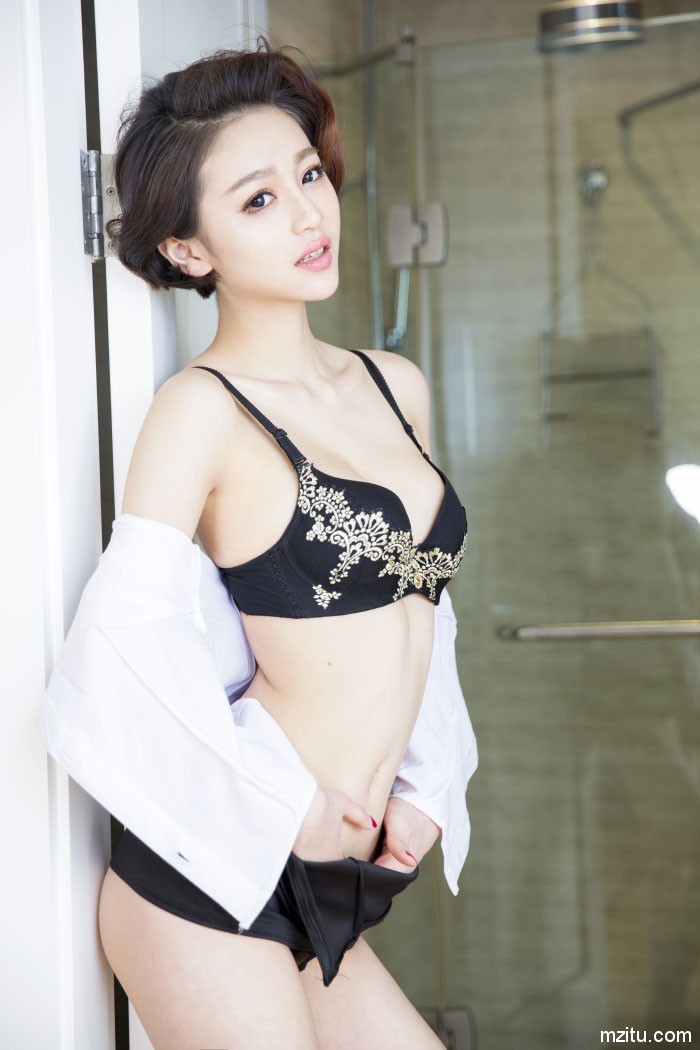 短发也风情! 警花文静卸下制服那一刻如此恬静娇柔