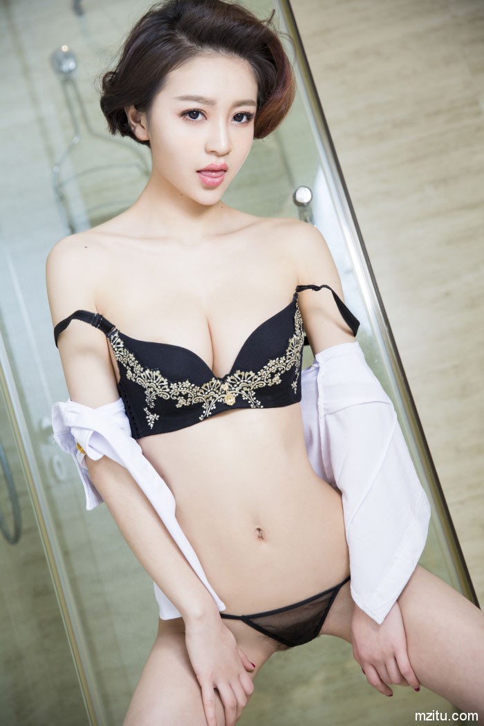 短发也风情! 警花文静卸下制服那一刻如此恬静娇柔