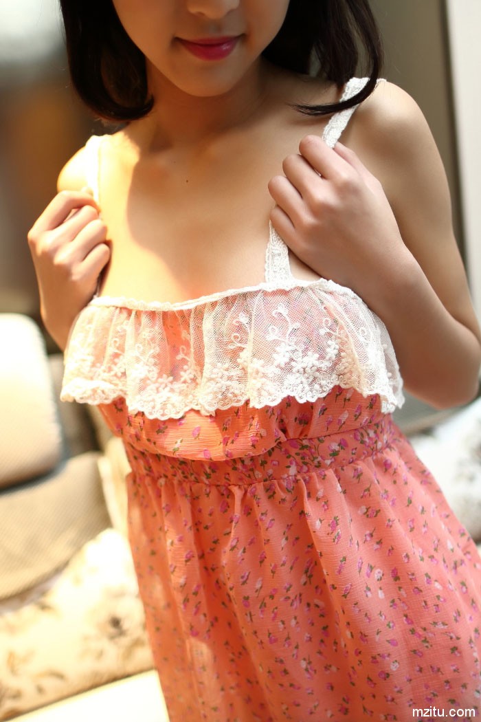 ROSI写真情趣系列 性感女仆爆乳翘臀诱惑无限