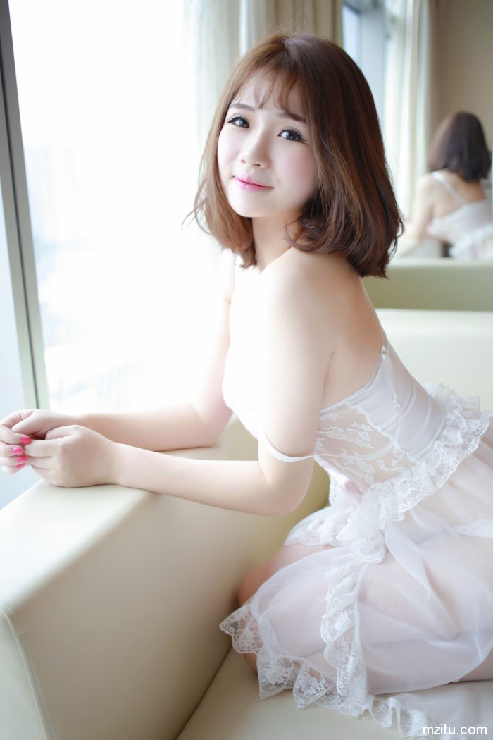 萌妹子徐cake性感睡衣写真福利图,白嫩美乳非常惹火