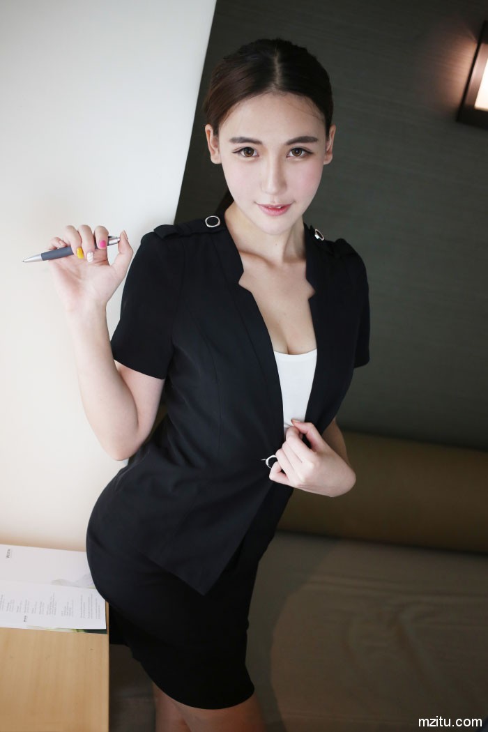 再来一个诱人秘书OL制服,美媛馆熊吖BOBO