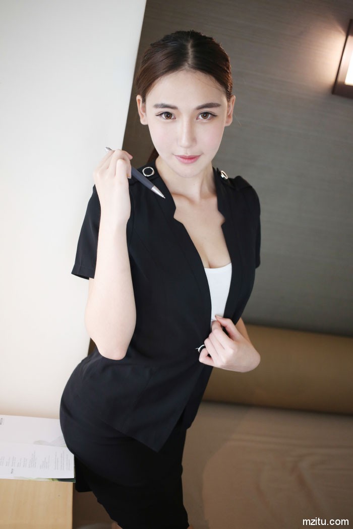 再来一个诱人秘书OL制服,美媛馆熊吖BOBO