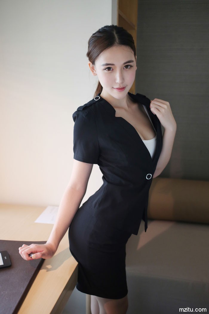 再来一个诱人秘书OL制服,美媛馆熊吖BOBO