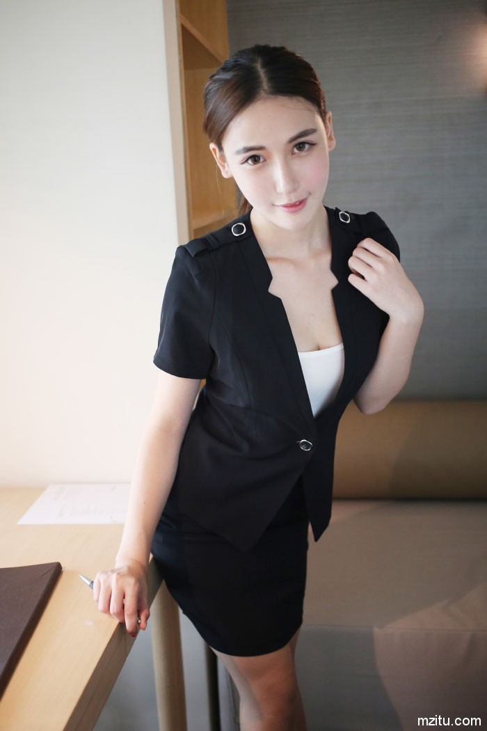 再来一个诱人秘书OL制服,美媛馆熊吖BOBO