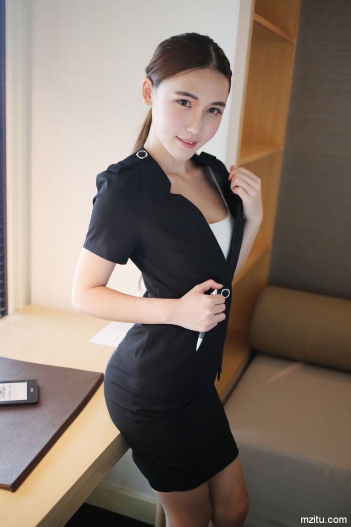 再来一个诱人秘书OL制服,美媛馆熊吖BOBO