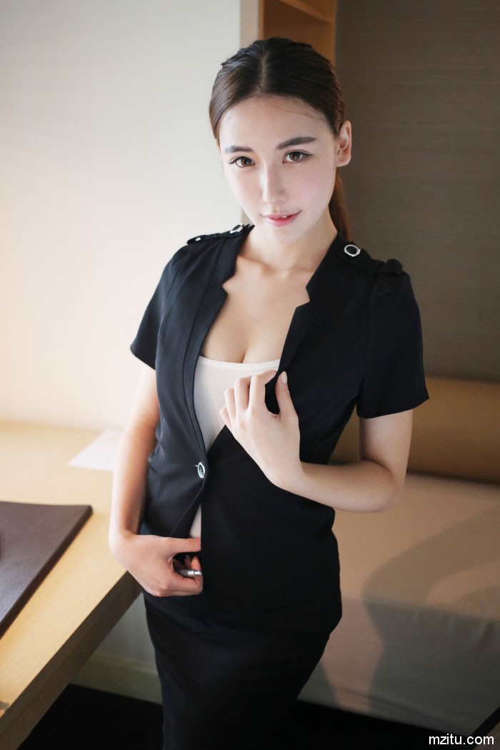 再来一个诱人秘书OL制服,美媛馆熊吖BOBO