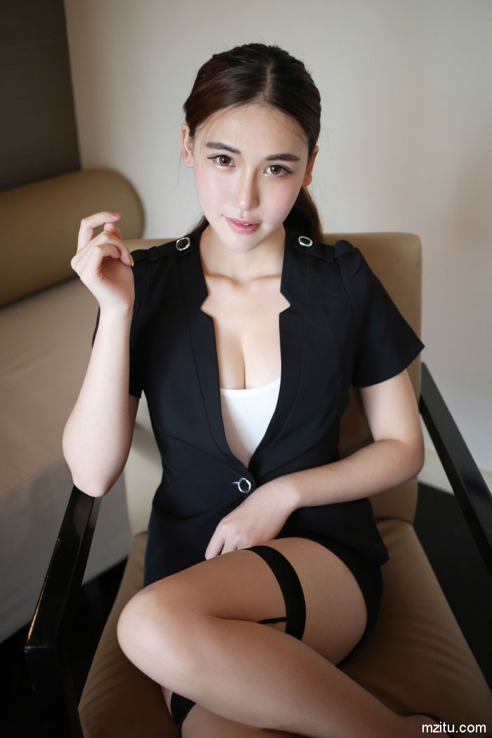 再来一个诱人秘书OL制服,美媛馆熊吖BOBO