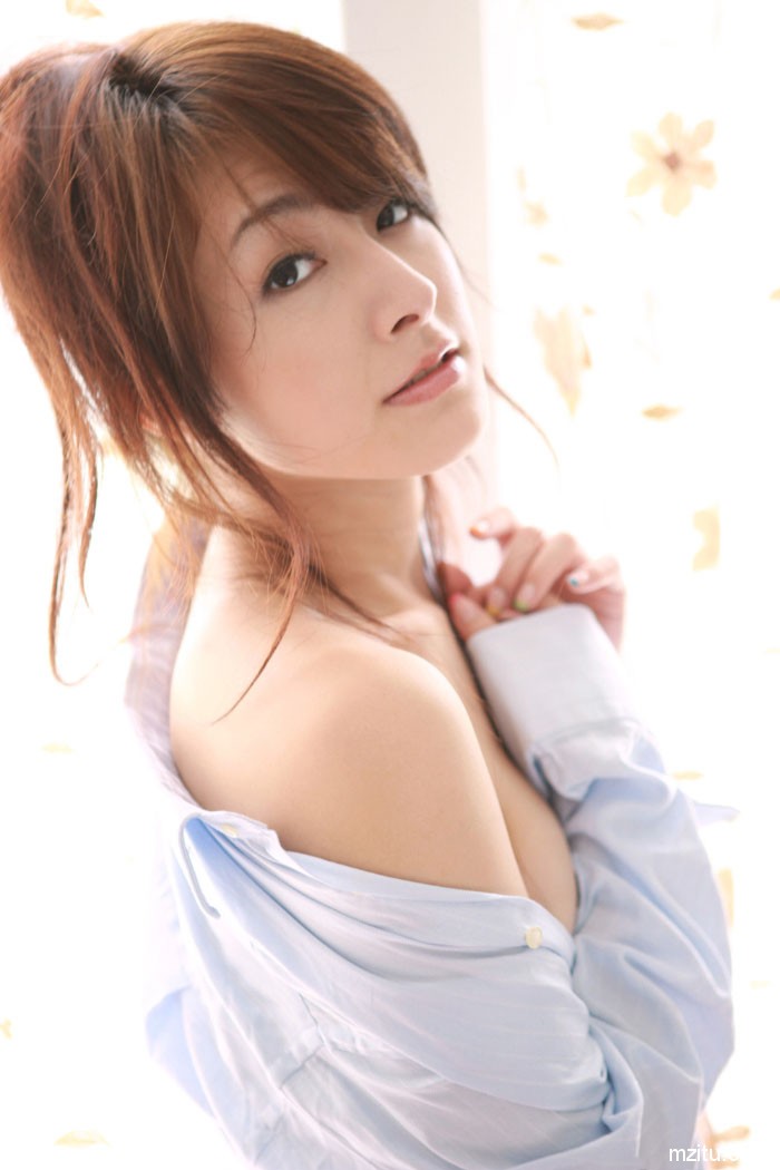 日本妹子川村里香魅惑写真