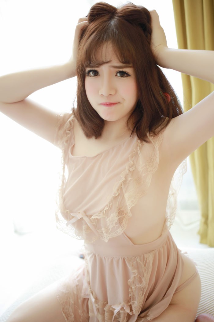 清纯脸庞魔鬼身材,模范学院嫩模徐cake性感睡衣私照