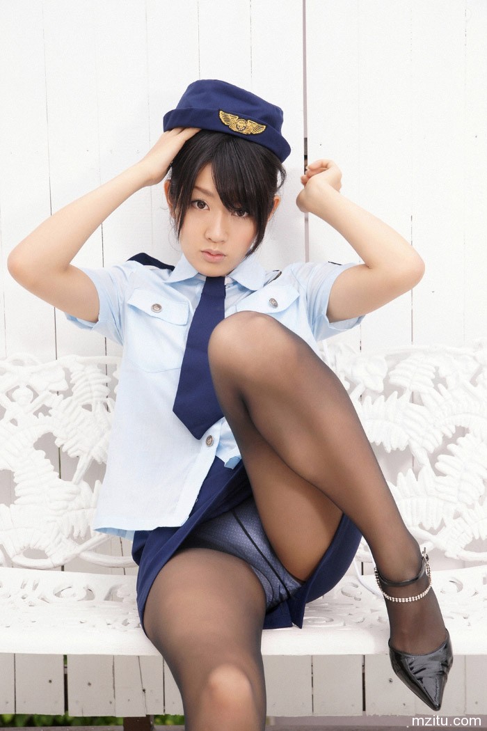 日本高冷美女多田あさみ黑丝美腿