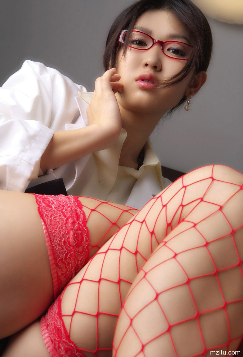 日本女老师OL网袜制服你能专门上课吗