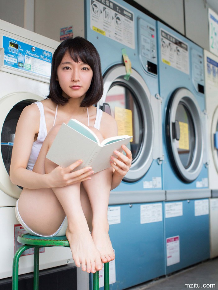 日本萌妹吉冈里帆短发依然性感可爱