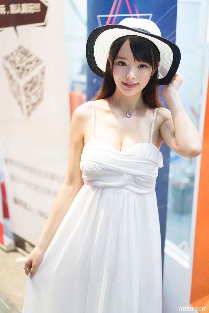 不露一样能火, 2015ChinaJoy的高颜值美女们