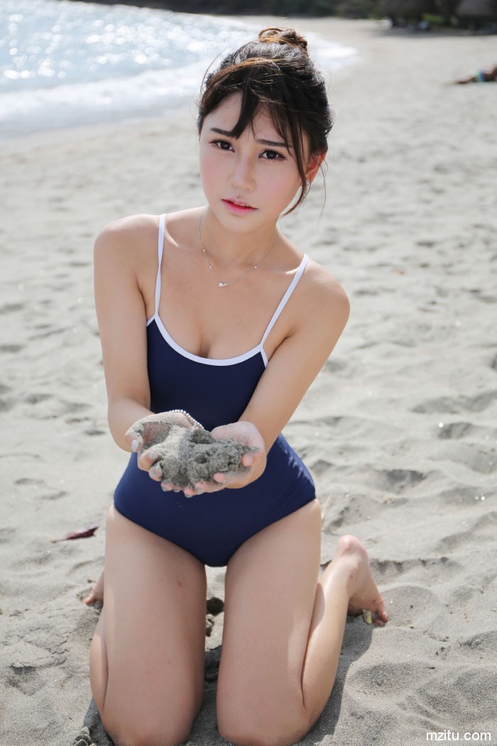 美媛馆 清纯小美女Milk楚楚海滩比基尼写真