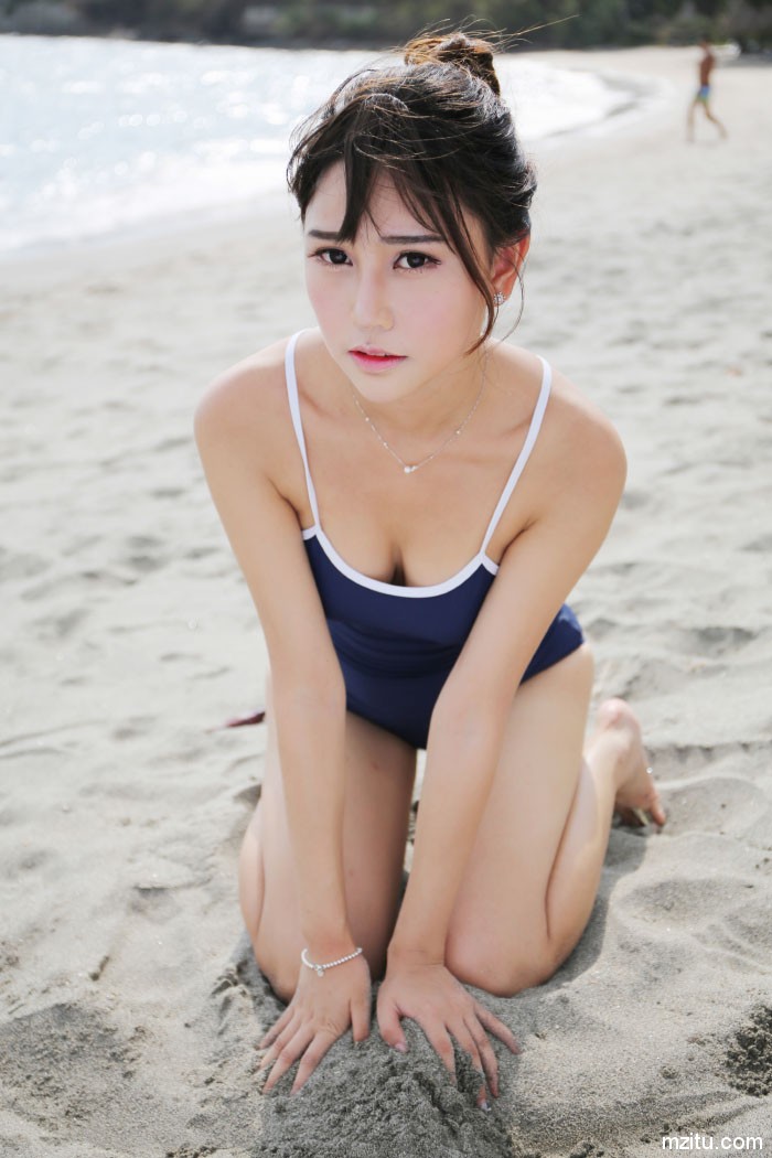 美媛馆 清纯小美女Milk楚楚海滩比基尼写真