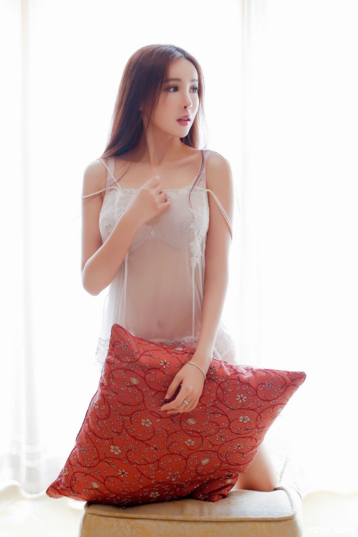 优星馆 清纯妹子吕婉柔Angelin喷血写真