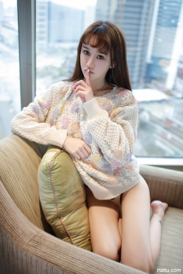 两点若隐若现 Cheryl青树高叉紧身衣私房照