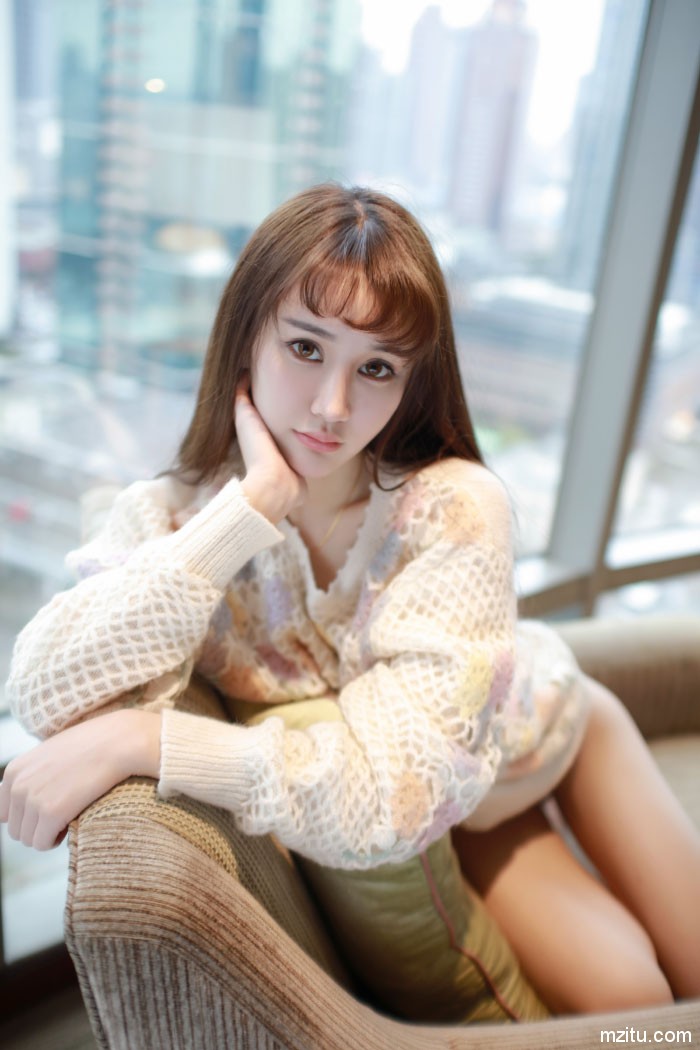 两点若隐若现 Cheryl青树高叉紧身衣私房照