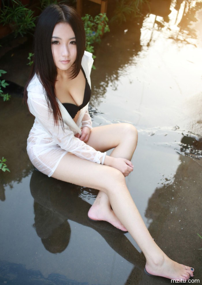 清纯美少女嘉依mm清新私房照