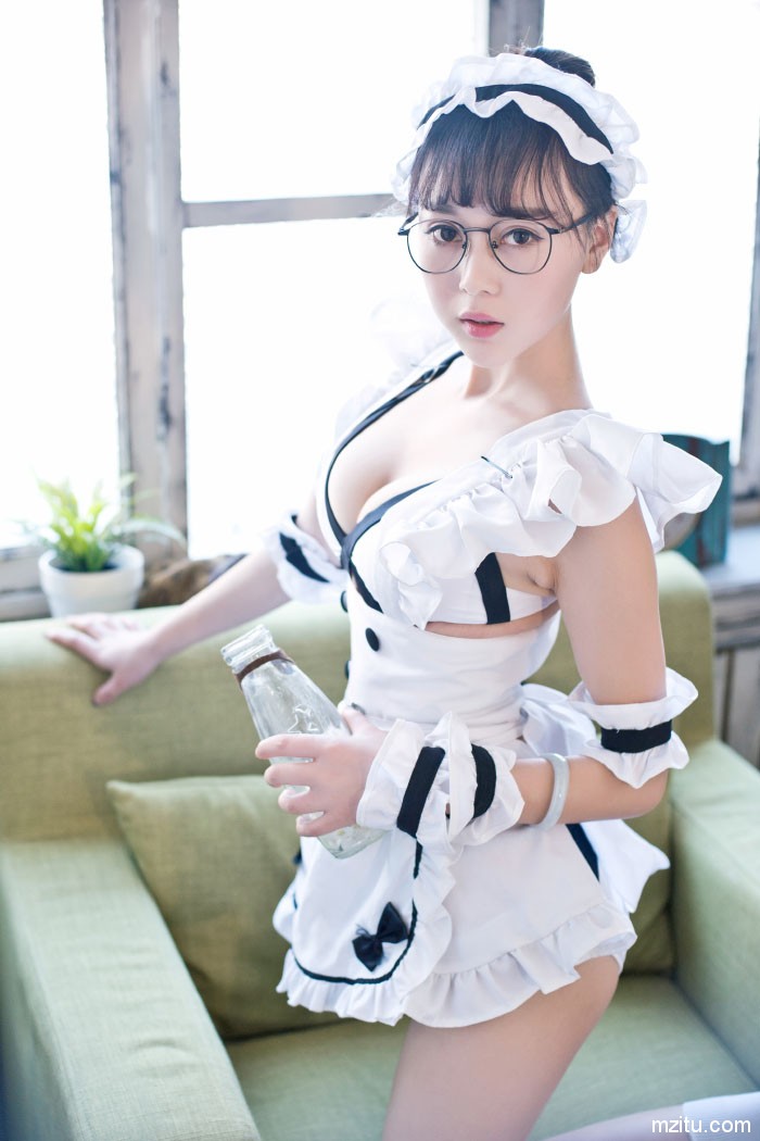 制服控最爱 气质妹子赵小米Kitty女仆装白嫩迷人