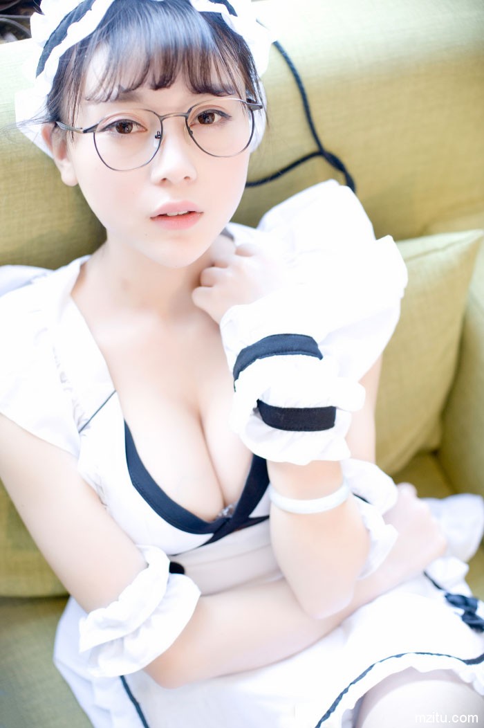 制服控最爱 气质妹子赵小米Kitty女仆装白嫩迷人