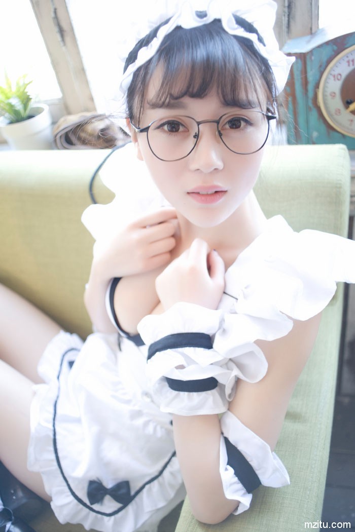 制服控最爱 气质妹子赵小米Kitty女仆装白嫩迷人