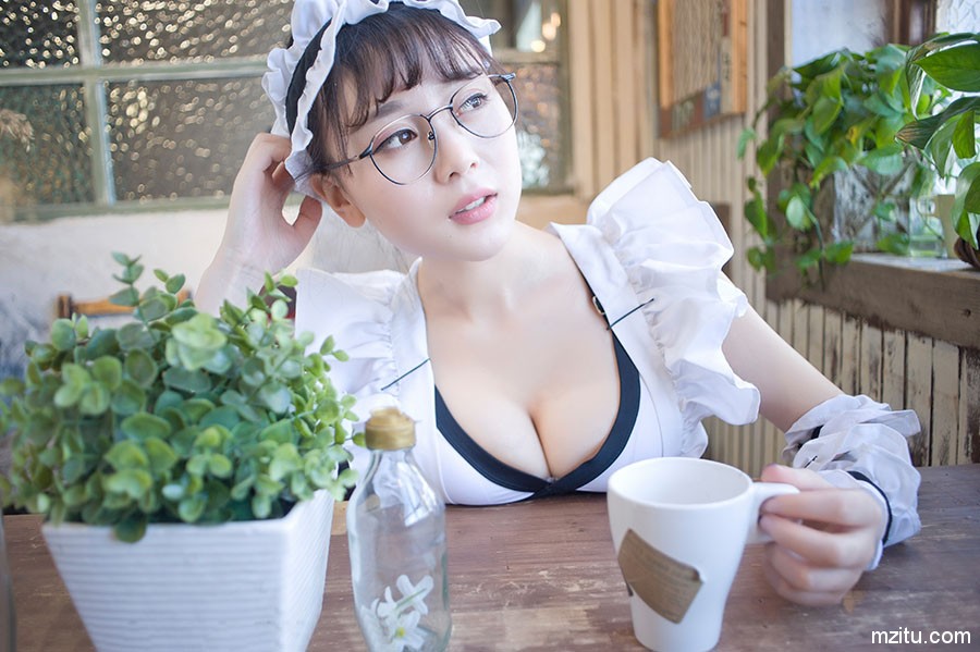 制服控最爱 气质妹子赵小米Kitty女仆装白嫩迷人