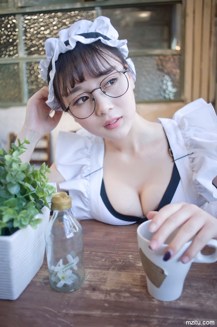 制服控最爱 气质妹子赵小米Kitty女仆装白嫩迷人