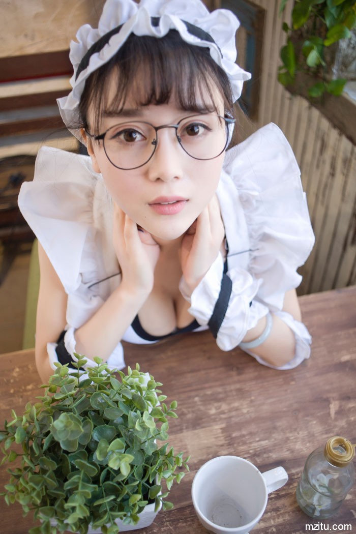 制服控最爱 气质妹子赵小米Kitty女仆装白嫩迷人