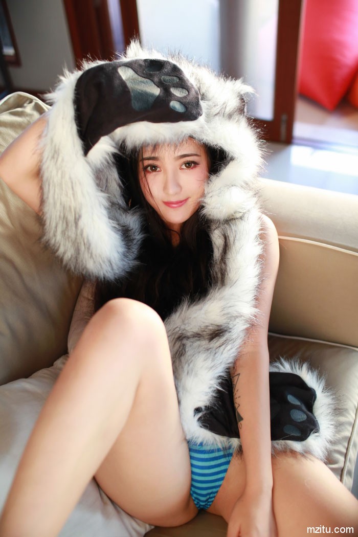 极品混血尤物玛鲁娜 胸大腿长腰细屁股翘