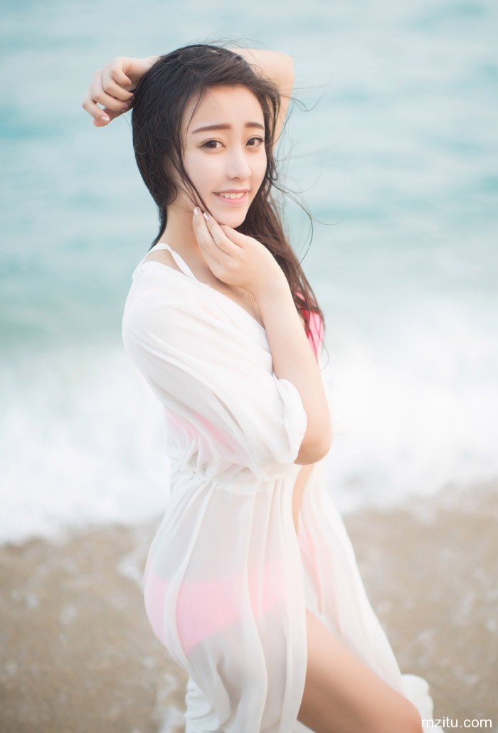 小清新美女朵比dobby三亚比基尼写真