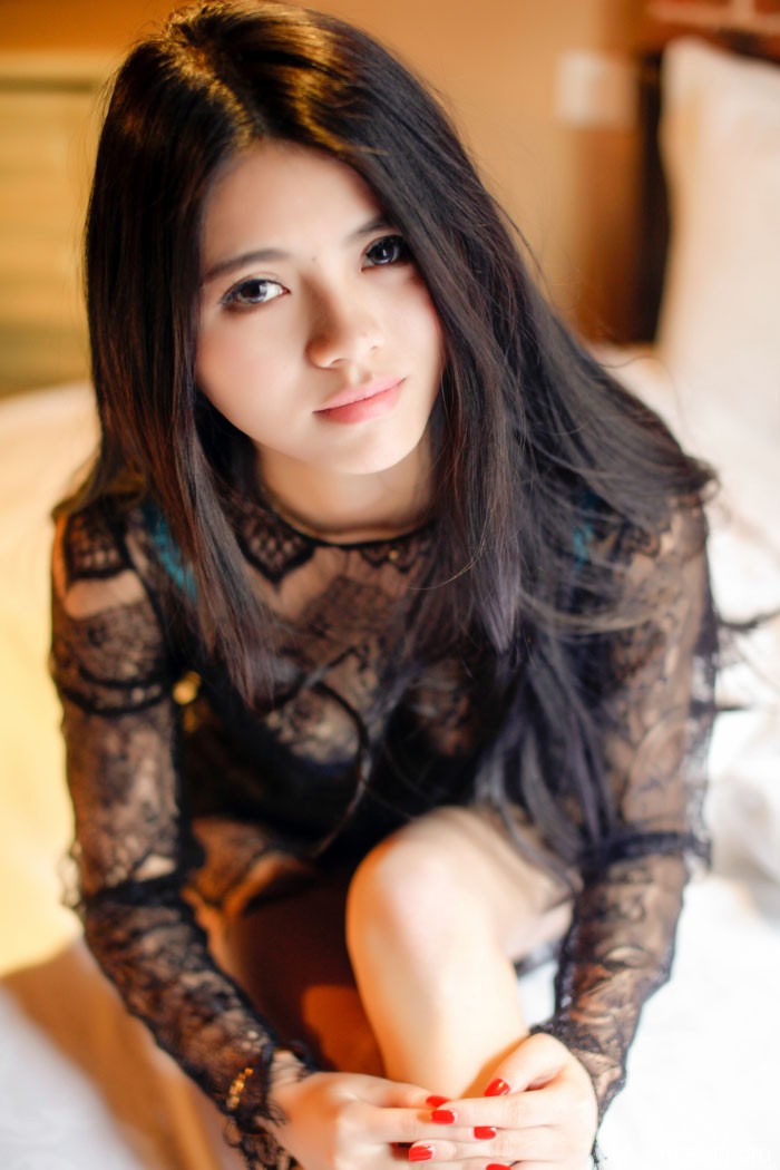 清纯美女欧阳妮娜娜内衣若隐若现