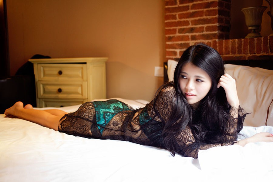 清纯美女欧阳妮娜娜内衣若隐若现