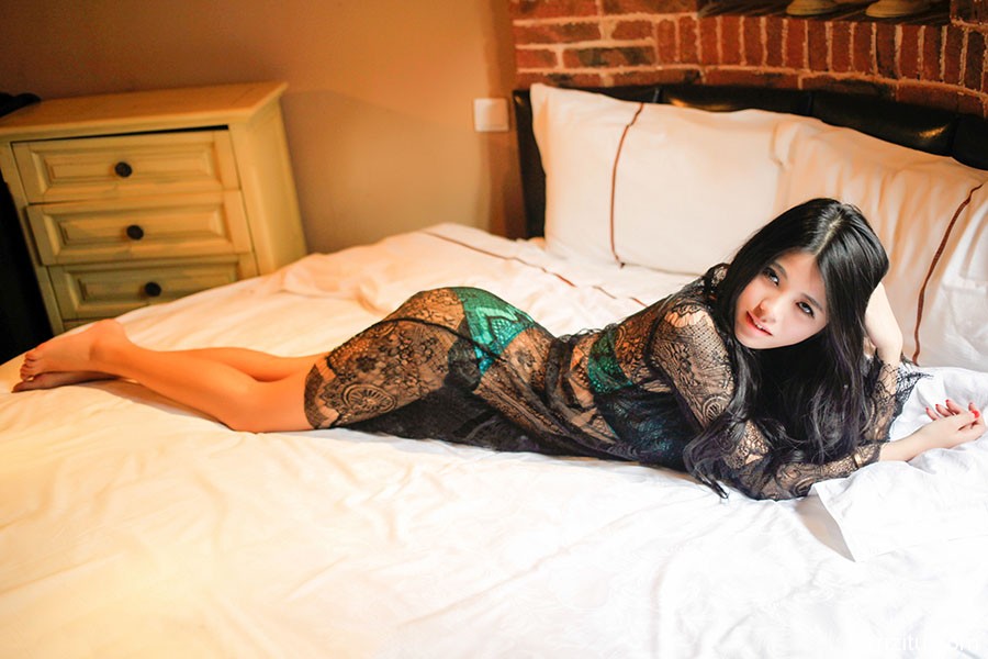 清纯美女欧阳妮娜娜内衣若隐若现