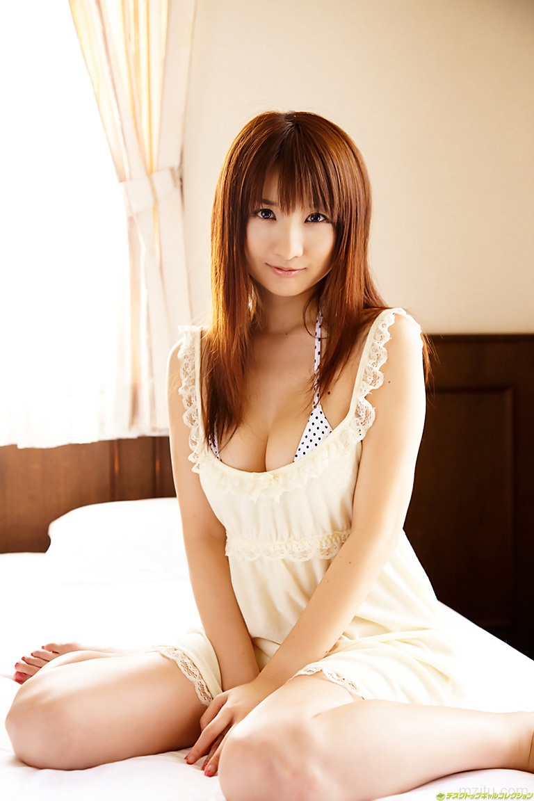 轻解衣裳诱惑你 尾崎娜娜