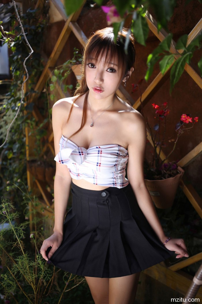 清纯美女王馨瑶甜美迷人