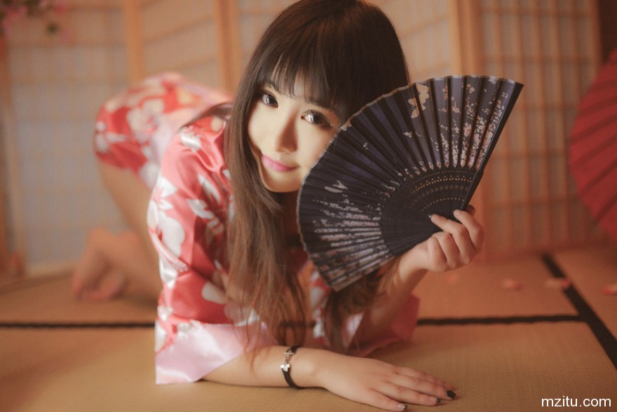 日系清纯美少女