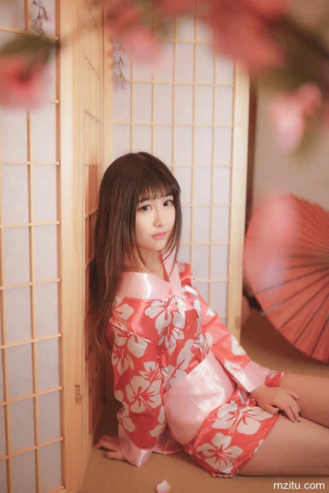 日系清纯美少女