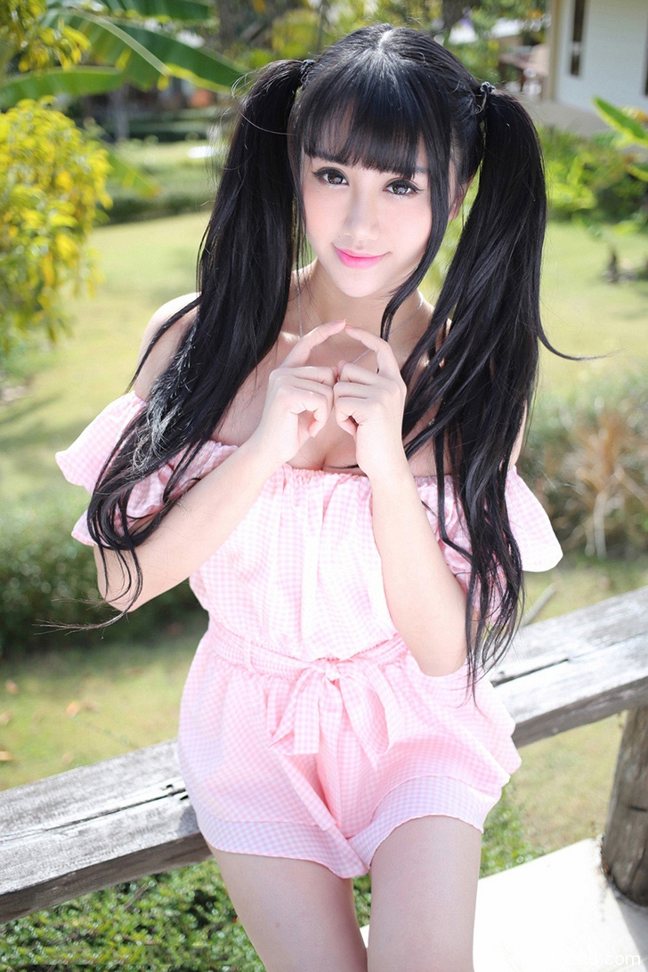 清纯美女杨晓青儿自掀裙底性感十足