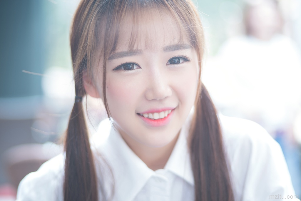 清纯美女 大一学妹