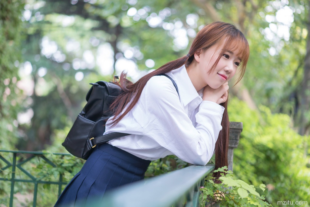 清纯美女 大一学妹