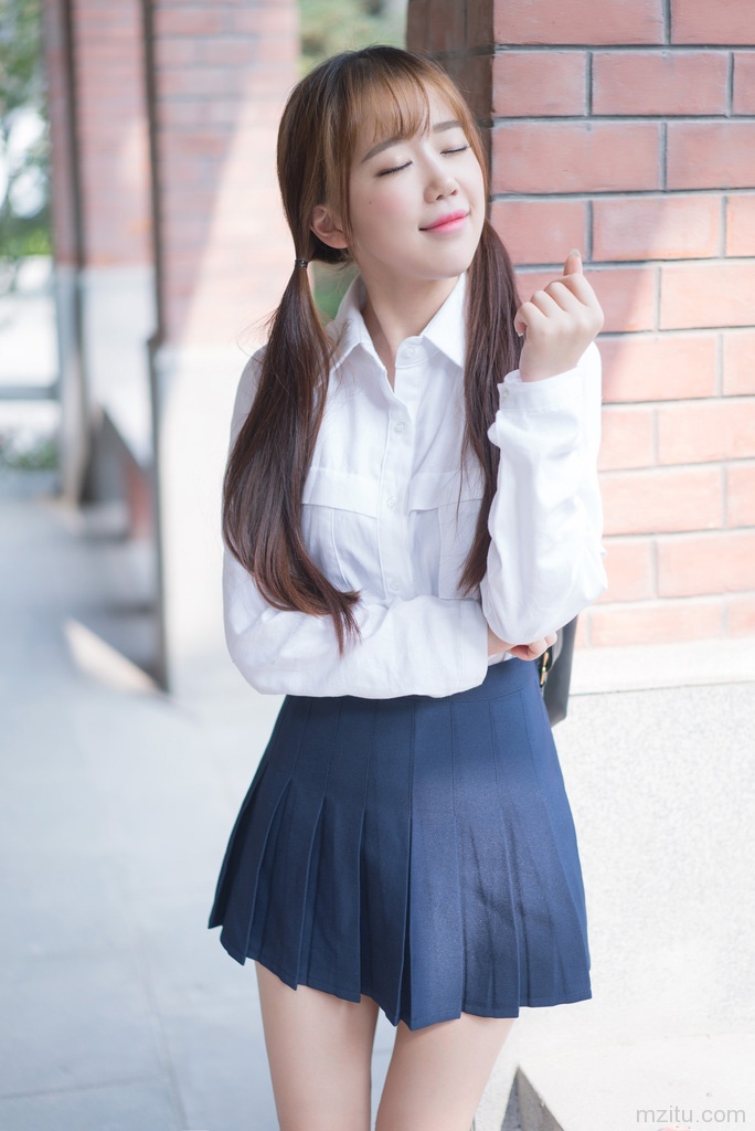 清纯美女 大一学妹