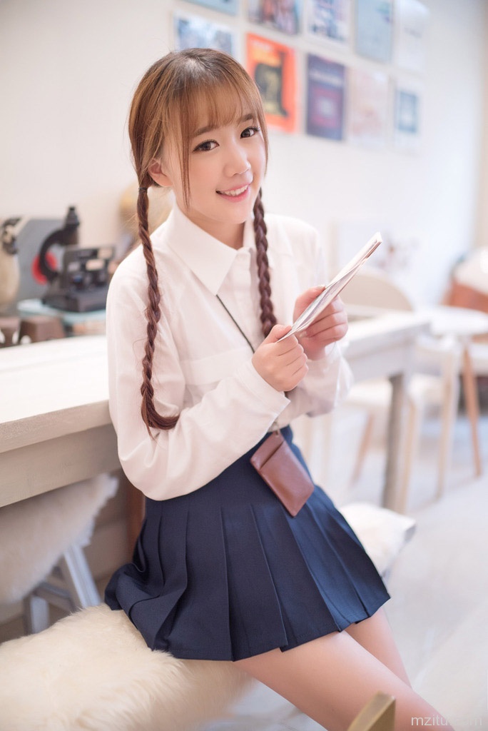 清纯美女 大一学妹