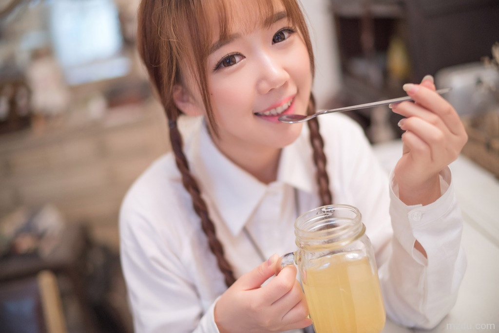 清纯美女 大一学妹