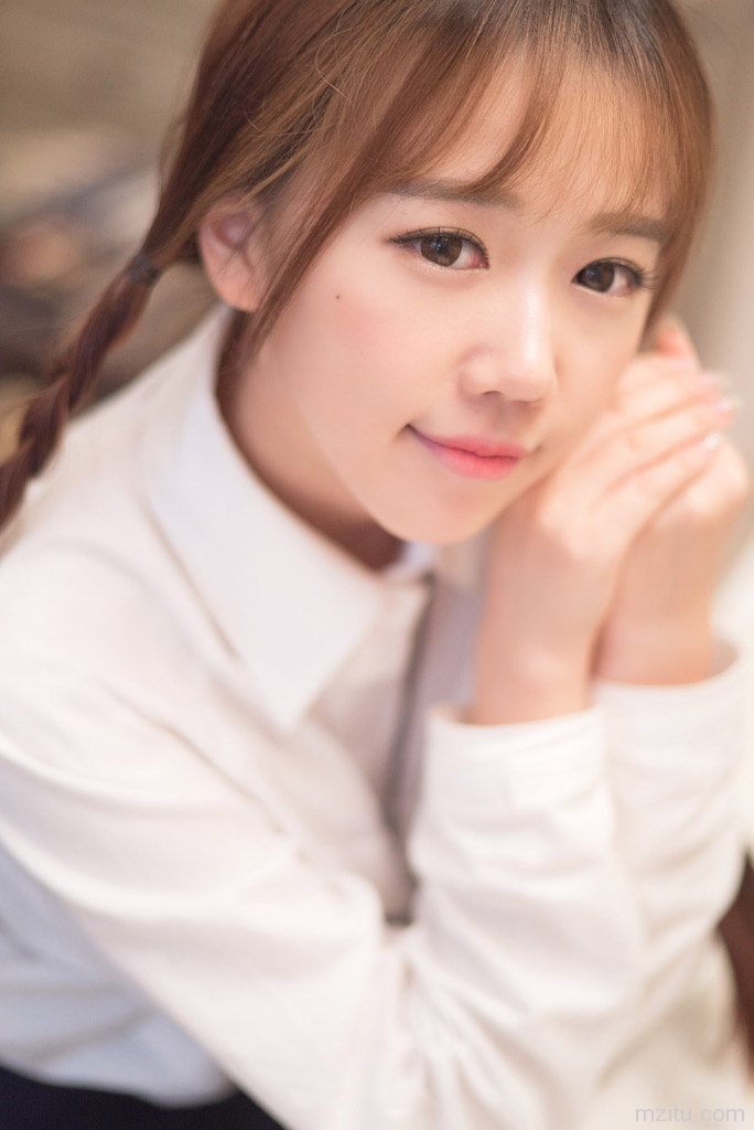 清纯美女 大一学妹