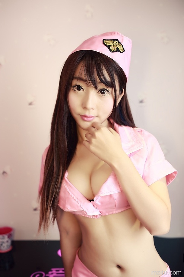 清纯美女郭忆然大玩SM