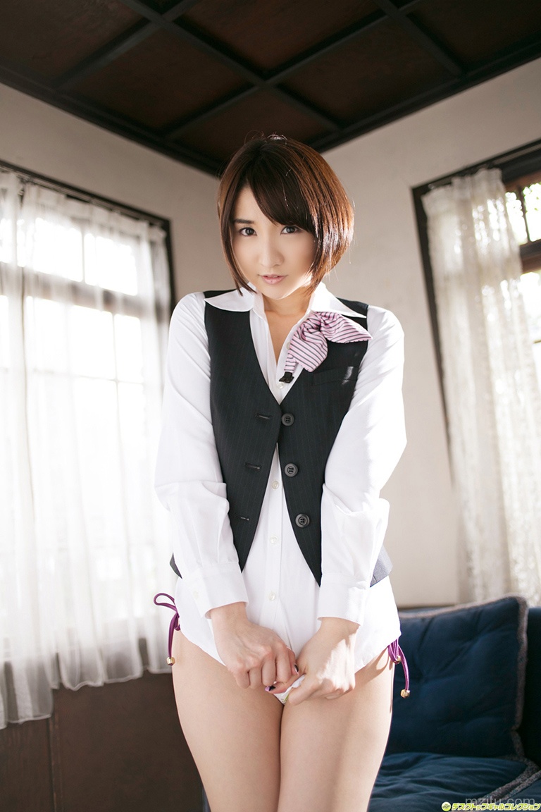 办公室里绝色秘书 尾崎娜娜