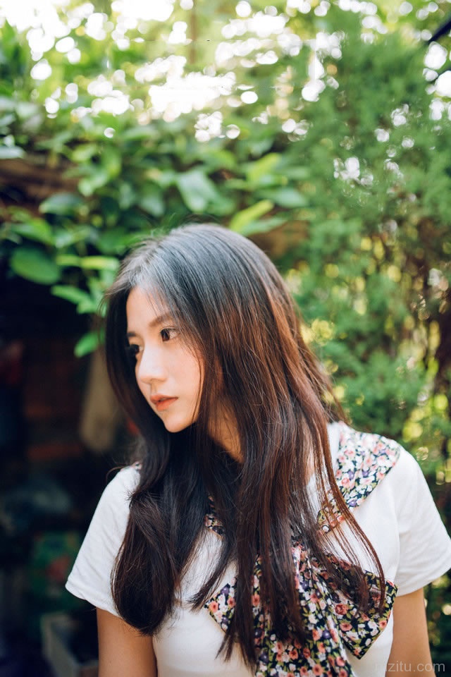 优雅气质小妹子