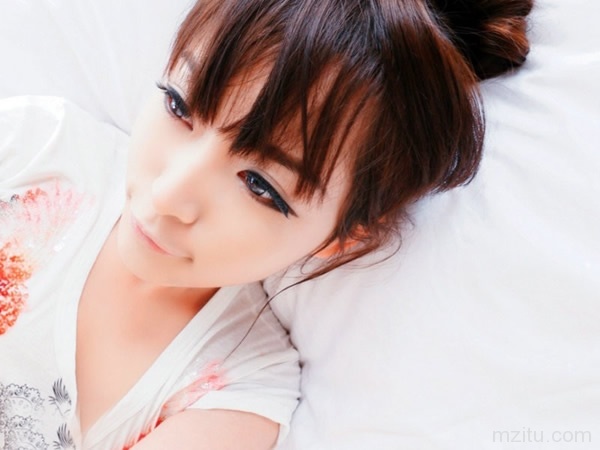 可爱迷人萌妹子
